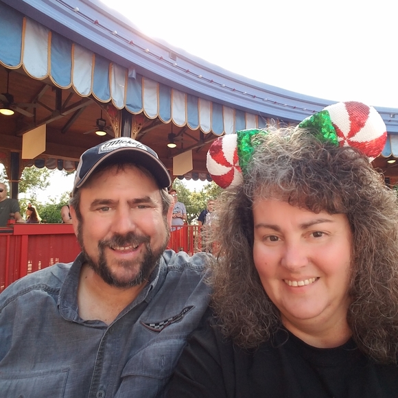 Meet your Posher, Laura - Picture 1 of 2